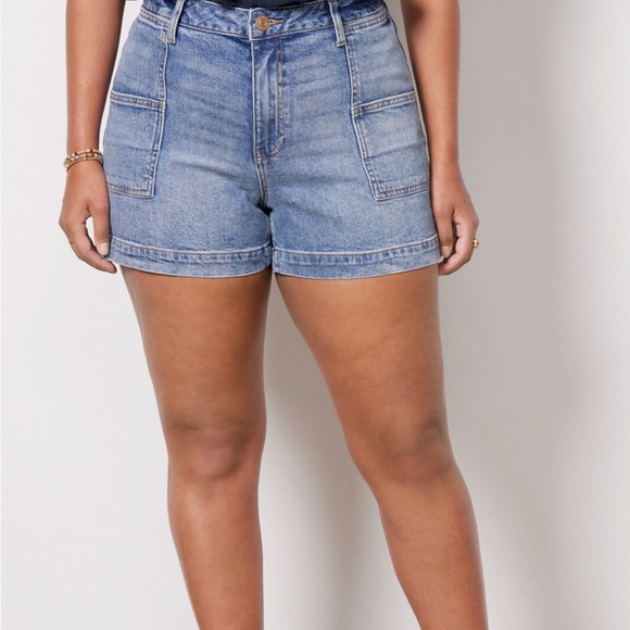 COPY - Kut from Kloth EUC shorts - Picture 3 of 8